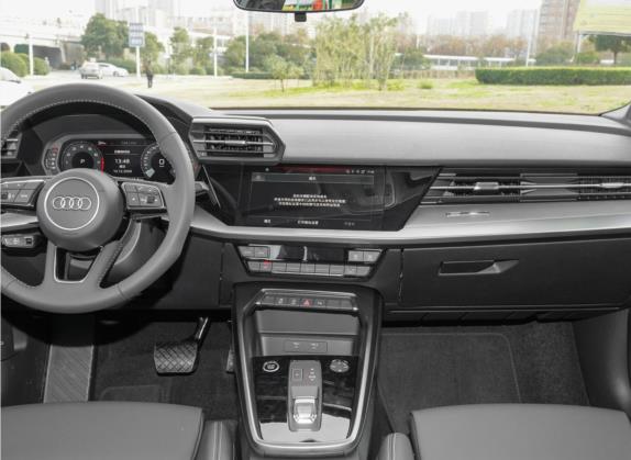 奥迪A3 2021款 Sportback 35 TFSI 时尚运动型 中控类   中控台