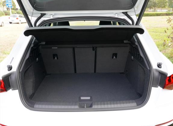 奥迪A3 2021款 Sportback 35 TFSI 时尚运动型 车厢座椅   后备厢