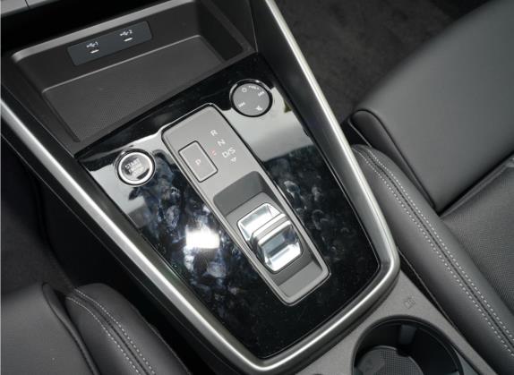 奥迪A3 2021款 Sportback 35 TFSI 时尚运动型 中控类   挡把
