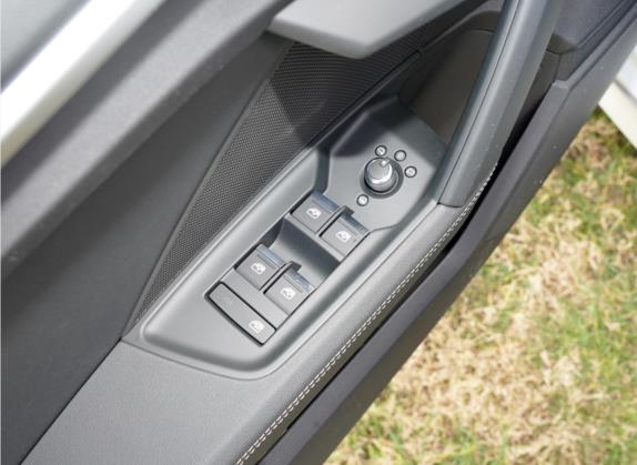 奥迪A3 2021款 Sportback 35 TFSI 时尚运动型 车厢座椅   门窗控制