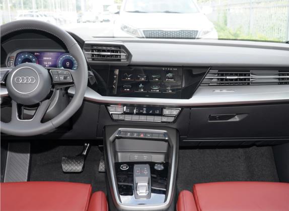 奥迪A3 2021款 Sportback 35 TFSI 进享人生版 中控类   中控台