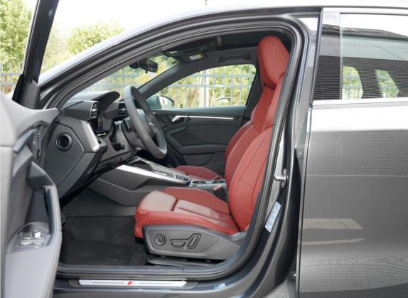 奥迪A3 2021款 Sportback 35 TFSI 进享人生版 车厢座椅   前排空间
