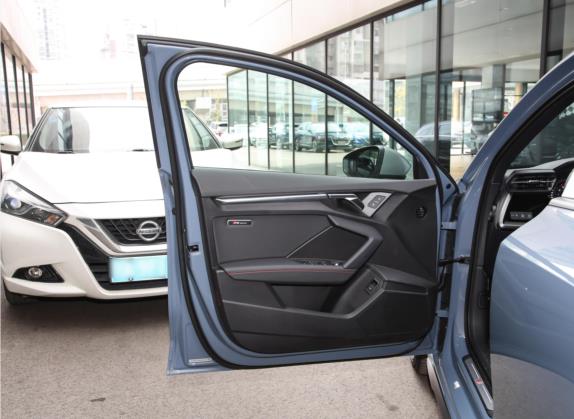 奥迪A3 2022款 Sportback 35 TFSI RS套件燃速型 车厢座椅   前门板