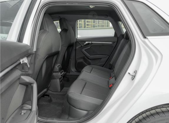 奥迪A3 2022款 Sportback 35 TFSI 进取运动型 车厢座椅   后排空间