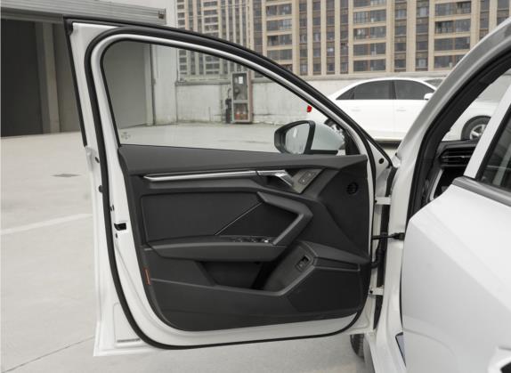 奥迪A3 2022款 Sportback 35 TFSI 进取运动型 车厢座椅   前门板