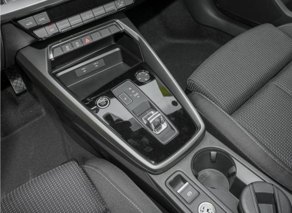 奥迪A3 2022款 Sportback 35 TFSI 进取运动型 中控类   挡把