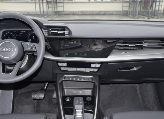 奥迪A3 2022款 Sportback 35 TFSI 时尚运动型 中控类   中控台