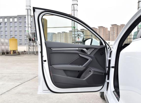 奥迪A3 2022款 Sportback 35 TFSI 时尚运动型 车厢座椅   前门板
