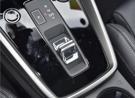 奥迪A3 2022款 Sportback 35 TFSI 时尚运动型 中控类   挡把