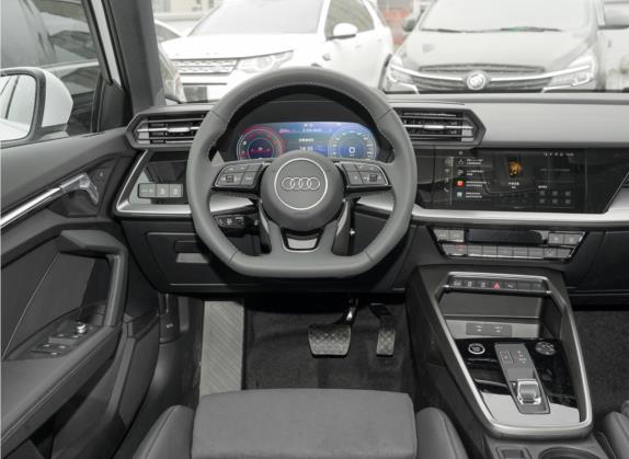 奥迪A3 2022款 Sportback 35 TFSI 豪华运动型 中控类   驾驶位