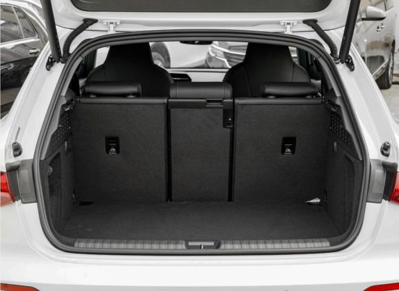 奥迪A3 2022款 Sportback 35 TFSI 豪华运动型 车厢座椅   后备厢