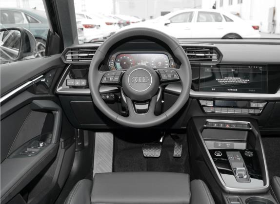 奥迪A3 2022款 A3L Limousine 35 TFSI 时尚致雅型 中控类   驾驶位