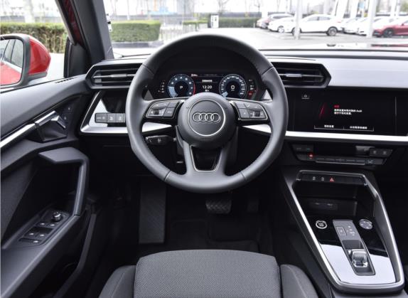 奥迪A3 2022款 A3L Limousine 35 TFSI 进取致雅型 中控类   驾驶位