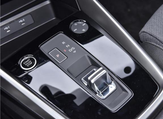 奥迪A3 2022款 A3L Limousine 35 TFSI 进取致雅型 中控类   挡把