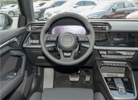 奥迪A3 2022款 A3L Limousine 35 TFSI 豪华致雅型 中控类   驾驶位