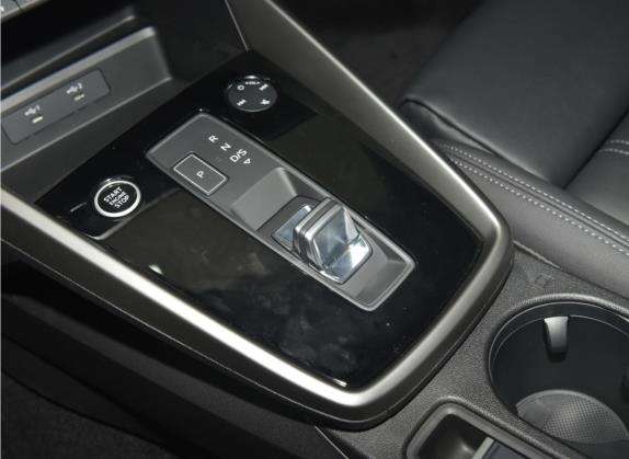 奥迪A3 2022款 Sportback 35 TFSI 豪华致雅型 中控类   挡把