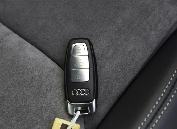 奥迪A6L新能源 2020款 55 TFSI e quattro 其他细节类   钥匙