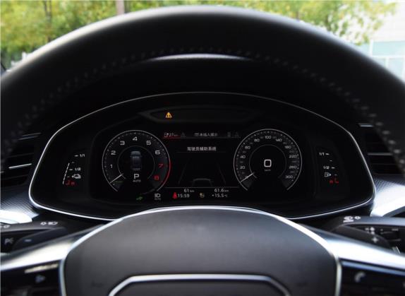 奥迪A6L新能源 2020款 55 TFSI e quattro 中控类   仪表盘