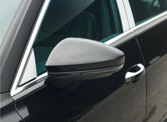 奥迪A6L新能源 2022款 55 TFSI e quattro 外观细节类   外后视镜