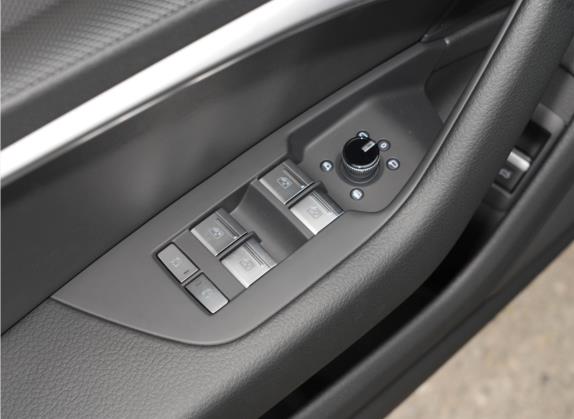 奥迪A6L新能源 2022款 55 TFSI e quattro 车厢座椅   门窗控制