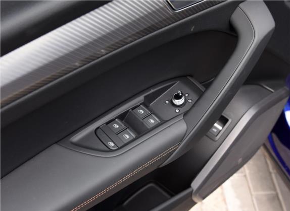 奥迪Q5L 2018款 45 TFSI 尊享时尚型 国V 车厢座椅   门窗控制