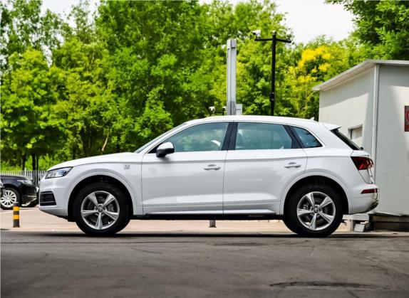 奥迪Q5L 2018款 40 TFSI 荣享进取型 国VI 外观   正侧