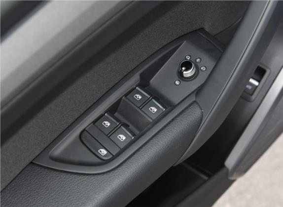 奥迪Q5L 2018款 40 TFSI 荣享进取型 国VI 车厢座椅   门窗控制