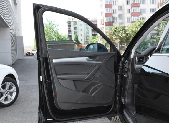 奥迪Q5L 2018款 40 TFSI 荣享时尚型 国VI 车厢座椅   前门板