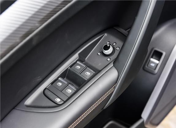 奥迪Q5L 2018款 45 TFSI 尊享时尚型 国VI 车厢座椅   门窗控制