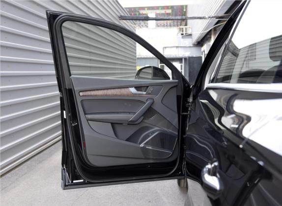 奥迪Q5L 2018款 45 TFSI 尊享风雅型 国VI 车厢座椅   前门板