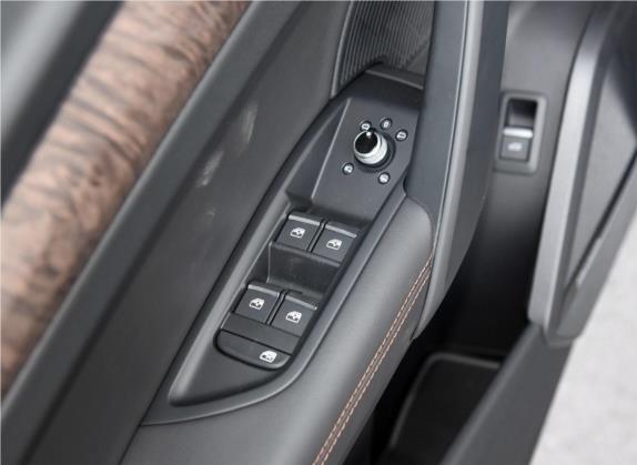 奥迪Q5L 2018款 45 TFSI 尊享风雅型 国VI 车厢座椅   门窗控制