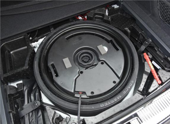 奥迪Q5L 2018款 45 TFSI 尊享豪华运动型 国VI 其他细节类   备胎