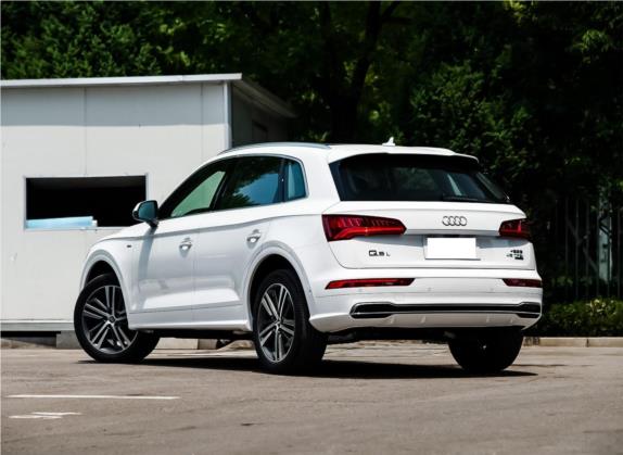 奥迪Q5L 2018款 45 TFSI 尊享豪华运动型 国VI 外观   斜后