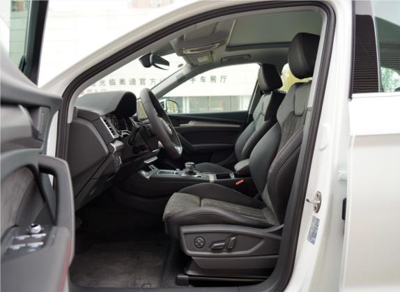 奥迪Q5L 2020款 45 TFSI 尊享运动型 车厢座椅   前排空间