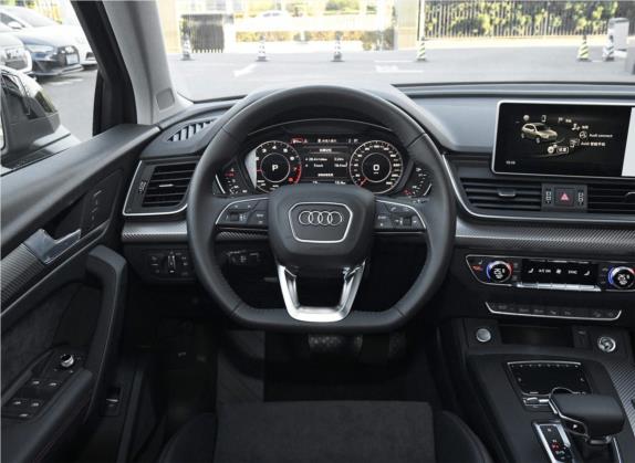 奥迪Q5L 2020款 45 TFSI 尊享豪华运动型 中控类   驾驶位