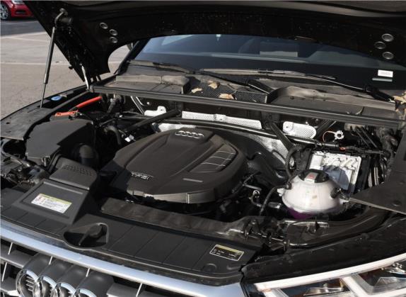 奥迪Q5L 2020款 45 TFSI 尊享豪华运动型 其他细节类   发动机舱