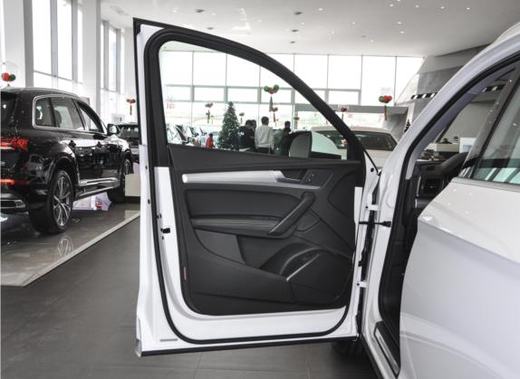 奥迪Q5L 2020款 改款 40 TFSI 荣享进取型 车厢座椅   前门板