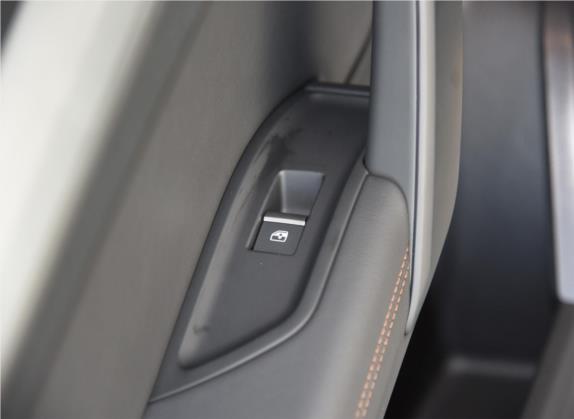 奥迪Q5L 2020款 改款 40 TFSI 荣享时尚型 车厢座椅   门窗控制