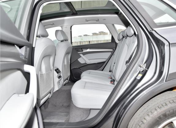 奥迪Q5L 2021款 40 TFSI 豪华动感型 车厢座椅   后排空间