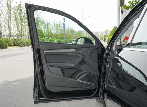 奥迪Q5L 2021款 45 TFSI 豪华动感型 车厢座椅   前门板