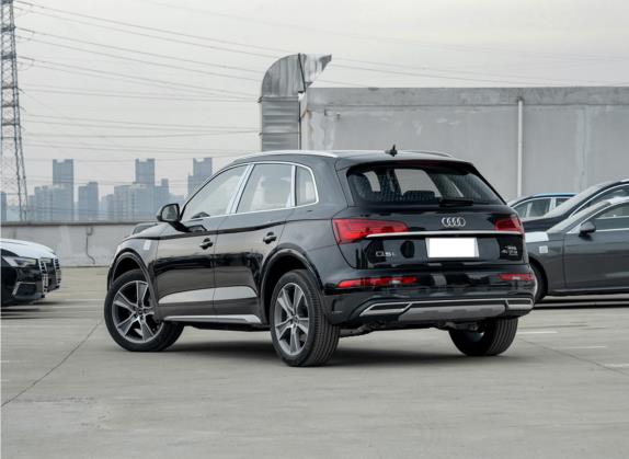 奥迪Q5L 2021款 45 TFSI 豪华致雅型 外观   斜后