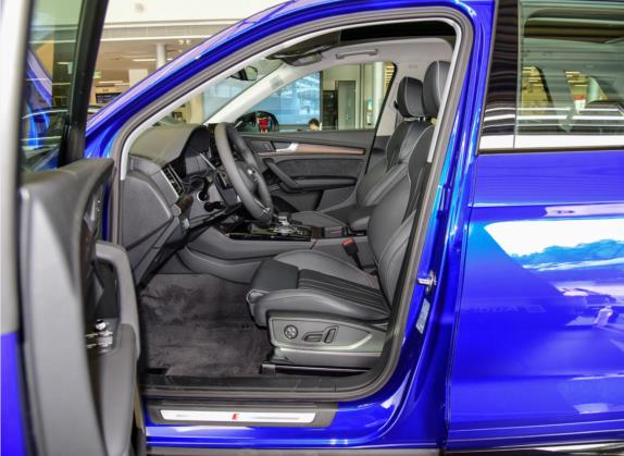 奥迪Q5L 2021款 45 TFSI 臻选动感型 车厢座椅   前排空间