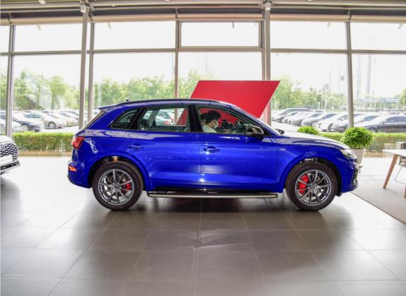 奥迪Q5L 2021款 45 TFSI 臻选动感型 外观   正侧