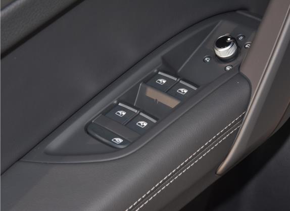 奥迪Q5L 2022款 40T 时尚动感型 车厢座椅   门窗控制