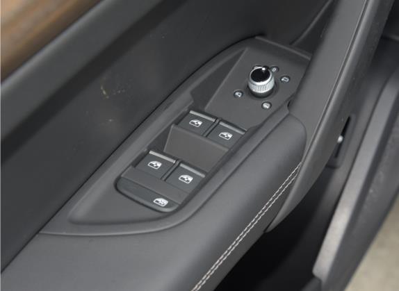 奥迪Q5L 2022款 改款 40T 豪华致雅型 车厢座椅   门窗控制