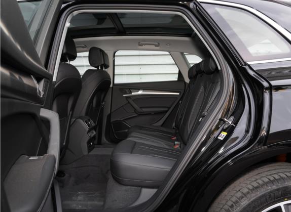 奥迪Q5L 2022款 改款 45T 豪华动感型 车厢座椅   后排空间