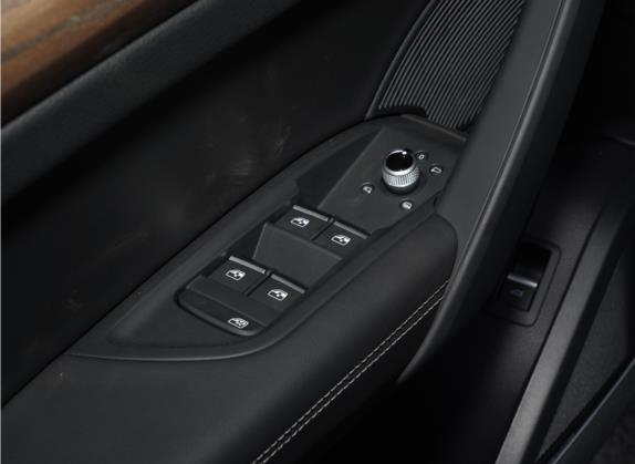 奥迪Q5L 2022款 改款 45T 豪华致雅型 车厢座椅   门窗控制