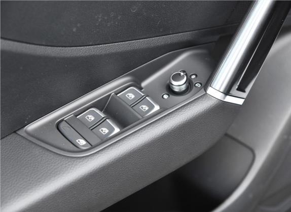 奥迪Q2L 2018款 35 TFSI 上市专享版 国V 车厢座椅   门窗控制