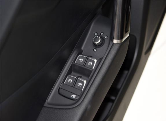奥迪Q2L 2018款 35 TFSI 上市专享版 国VI 车厢座椅   门窗控制