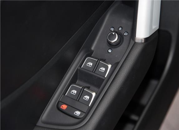 奥迪Q2L 2018款 35 TFSI 时尚致雅型 国VI 车厢座椅   门窗控制